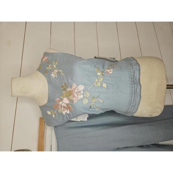 NWT Donna Morgan blue with pink embroidered floral sleeveless blouse & pants set - Picture 3 of 7